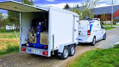 Spylevogn parkert utendørs